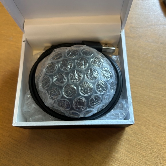 LG Tone Free Noise Cancellation Wireless Earbuds - Picture 12 of 12